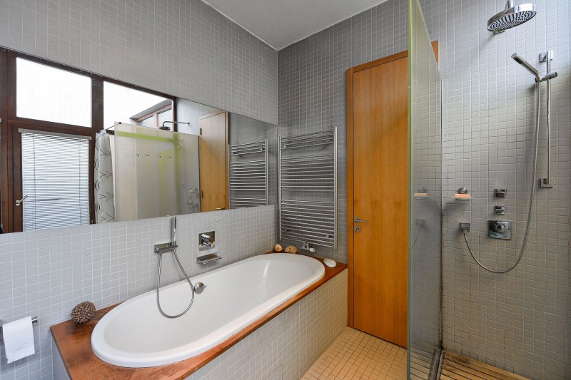 SELLING A HOUSE